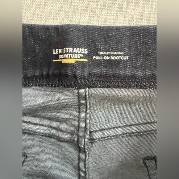 Levis Totally Shaping Pull On Bootcut  Dark Blue Jeans Comfort Stretch 18S NWT - Picture 9 of 13